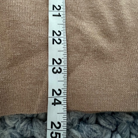 NWOT Chicos 1 (Medium) Darcy Turtle Neck Basic Sweater Texas Taupe Knit - Picture 8 of 8